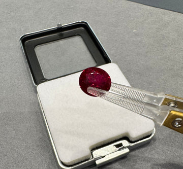 4.51 Carat Ruby Oval Shape Lad Grown Gem Vivid Red Pigeon Blood Color 10*9mm