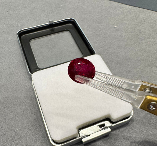 4.51 Carat Ruby Oval Shape Lad Grown Gem Vivid Red Pigeon Blood Color 10*9mm