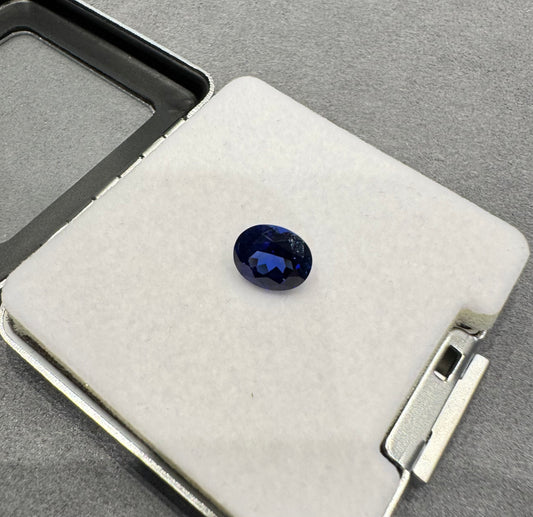 3.81 Carat Sapphire Oval Shape Lad Grown Gem Vivid Blue Royal Blue Color 10*9mm