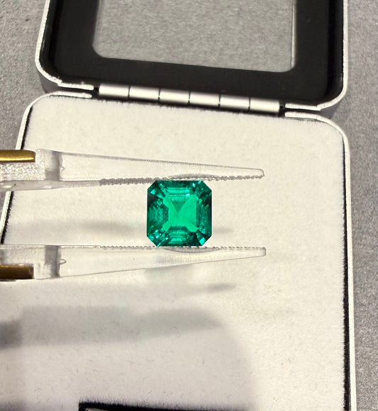 1.62 Carat Emerald Asscher Shape Lad Grown Gem Vivid Green Muzo Green Color 7*7mm