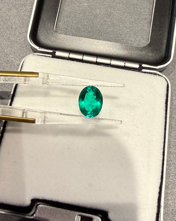 1.58 Carat Emerald Oval Shape Lad Grown Gem Vivid Green Muzo Green Color 7*9mm