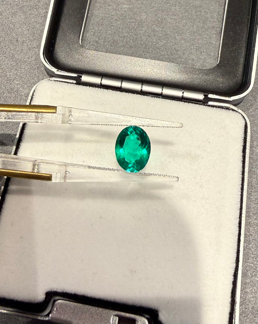 1.58 Carat Emerald Oval Shape Lad Grown Gem Vivid Green Muzo Green Color 7*9mm
