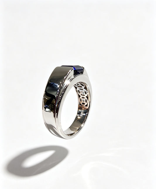 Atelier Gemstone 3.28 Carat Lab Grown Sapphire Men Ring in 925 Sterling Silver